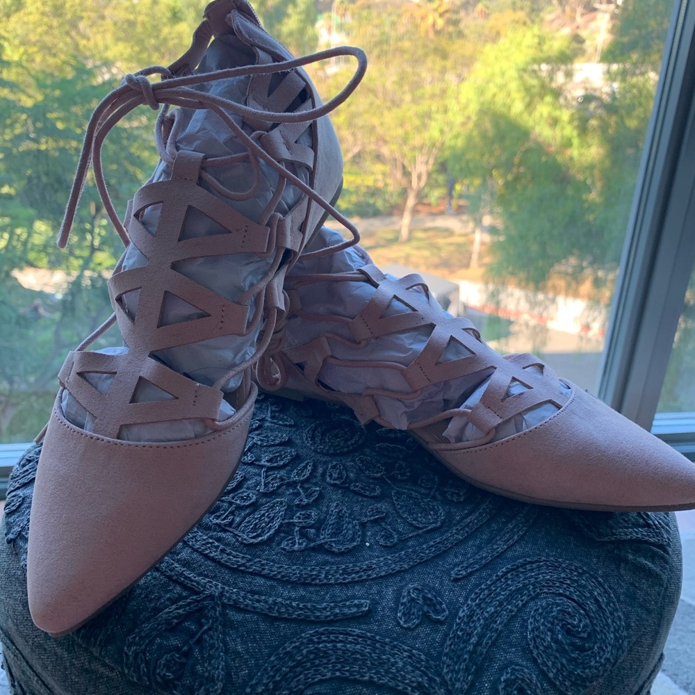 💕JustFab lace up mauve flats💕